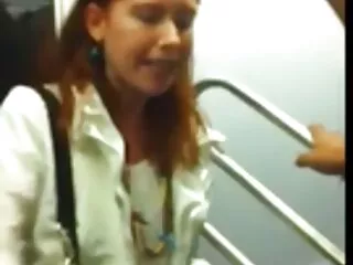 Adrian film per adulti gratuiti Maya preferisce mangiare cazzi piuttosto che suonare il pianoforte .