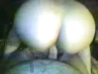 Egli apre la sua camicia e mi filme pentru adultixxx mostra le sue tette così egli può scopare me
