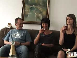 La ragazza delle pulizie mi mangia anche tutto il cipote, film per adulti italiani buuf!
