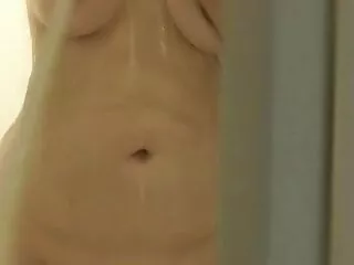 Mi piacciono le ragazze con buone carni film per adulti amatoriali e questa pendeja di capelli lisci sta per mangiare il cazzo