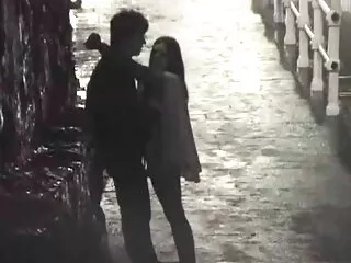È film per adulti gratis italiani incorporato a quattro zampe contro il tavolo da biliardo
